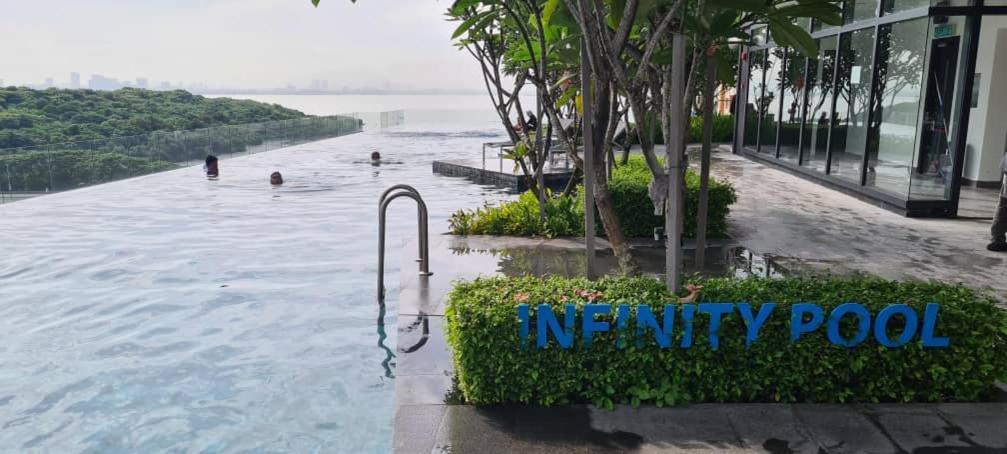 Urban Georgetown Penang - Affordable-cozy & Luxury - High-floor With Spectacular Sea And Penang Bridge View Jelutong