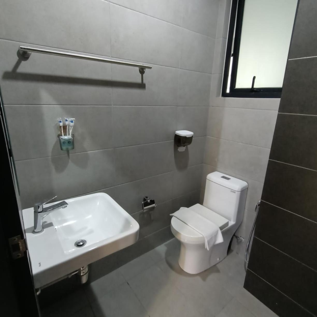 Urban Georgetown Penang - Affordable-cozy & Luxury - High-floor With Spectacular Sea And Penang Bridge View