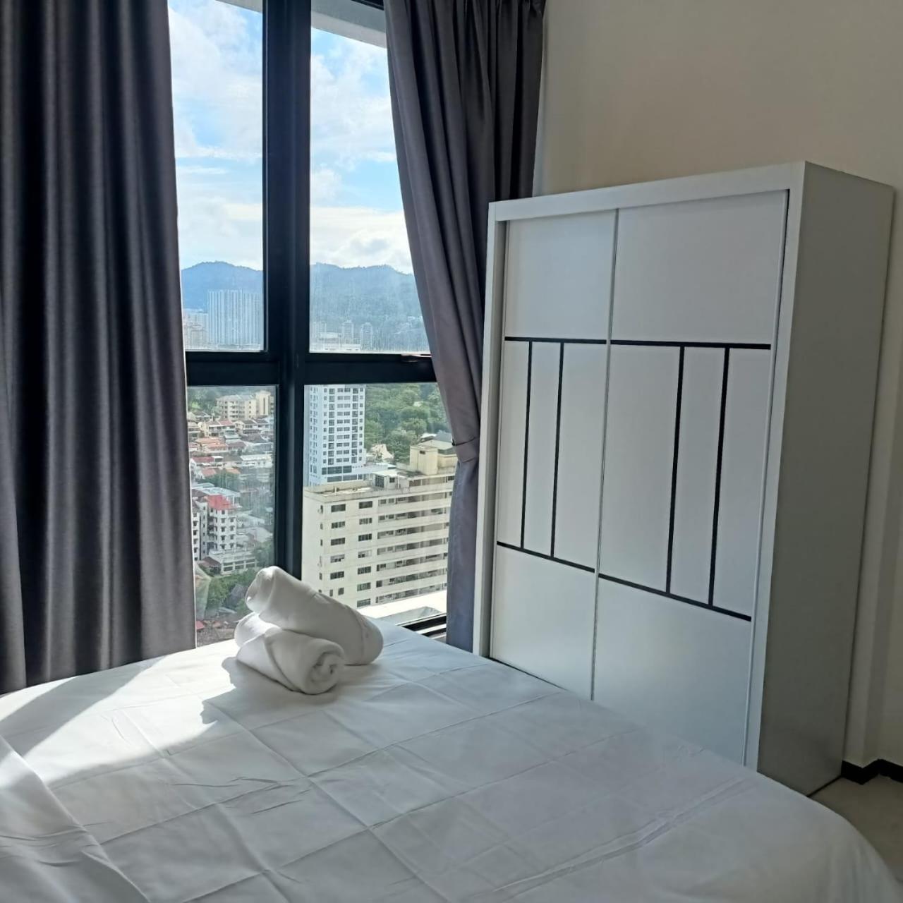 Urban Georgetown Penang - Affordable-cozy & Luxury - High-floor With Spectacular Sea And Penang Bridge View *