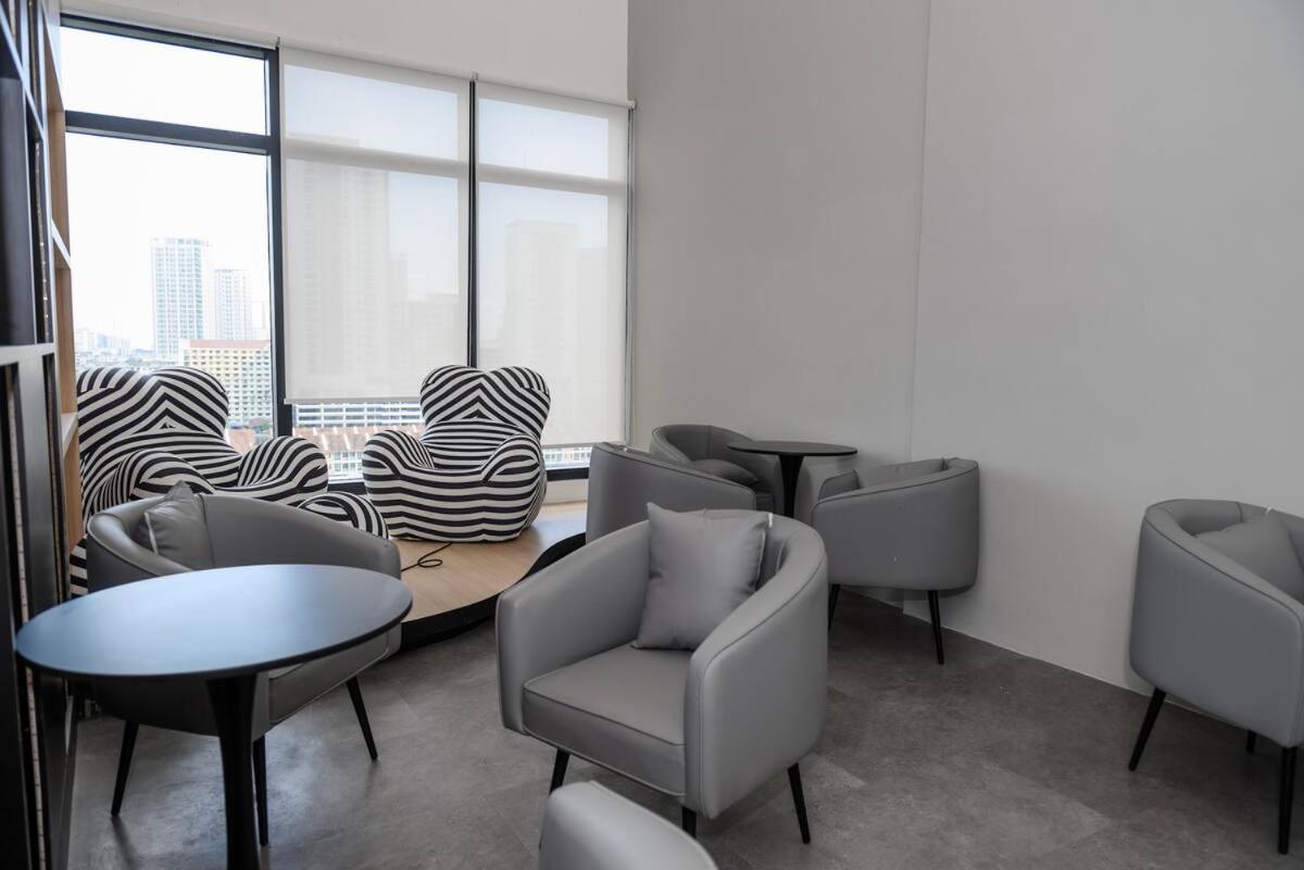 Urban Georgetown Penang - Affordable-cozy & Luxury - High-floor With Spectacular Sea And Penang Bridge View *